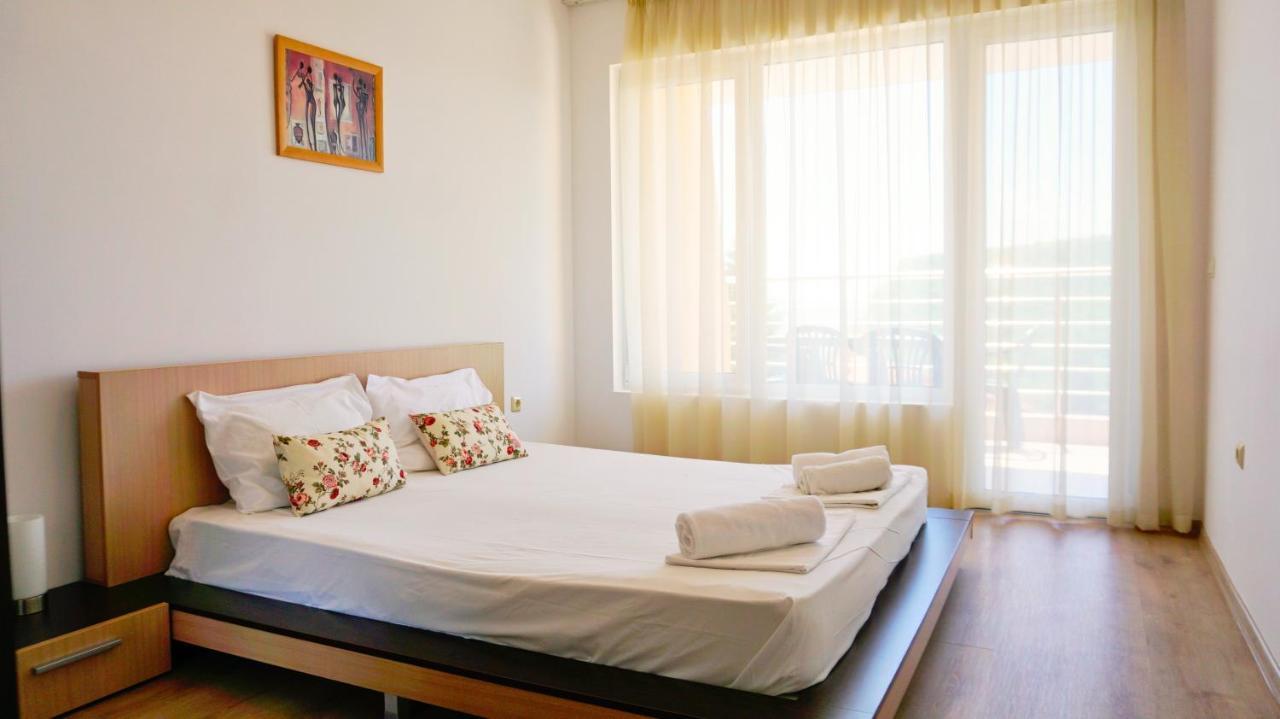 Apartment Marina Residence - Апартамент Марина Резидънс Kavarna Eksteriør billede