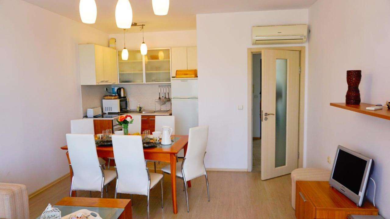 Apartment Marina Residence - Апартамент Марина Резидънс Kavarna Eksteriør billede